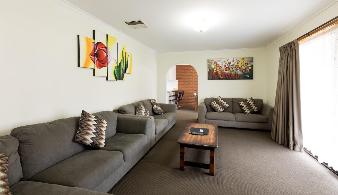 Advance Motel Wangaratta Bagian luar foto